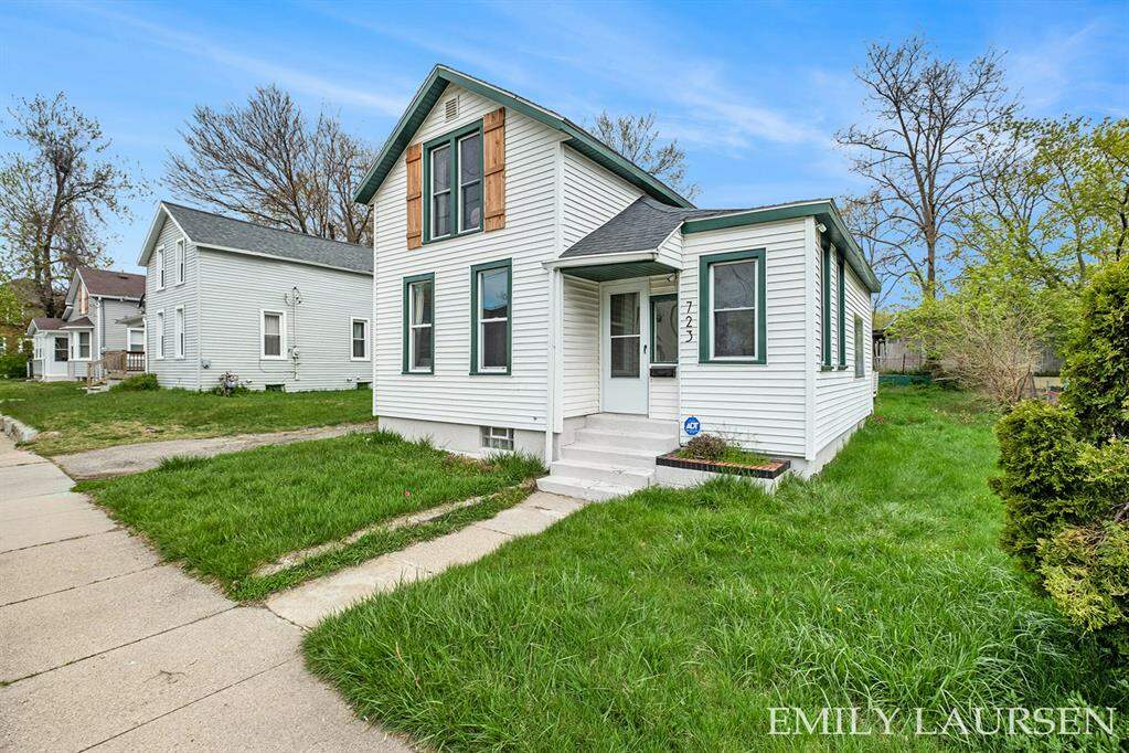 723 Baxter Street Se, Grand Rapids Twp, MI 49503 MLS 65023015751 properties SE Michigan