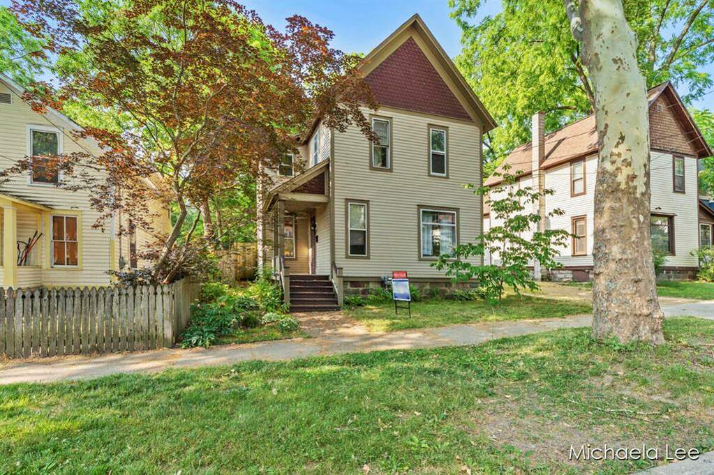 829 W Vine Street, Kalamazoo, MI 49008 MLS 65023021577 properties