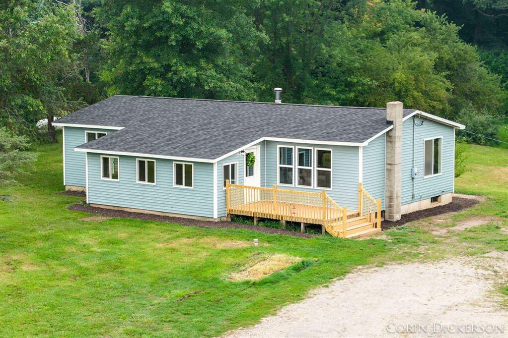 4872 W Carson City Road, Fairplain Twp, MI 48838 MLS 65023031655