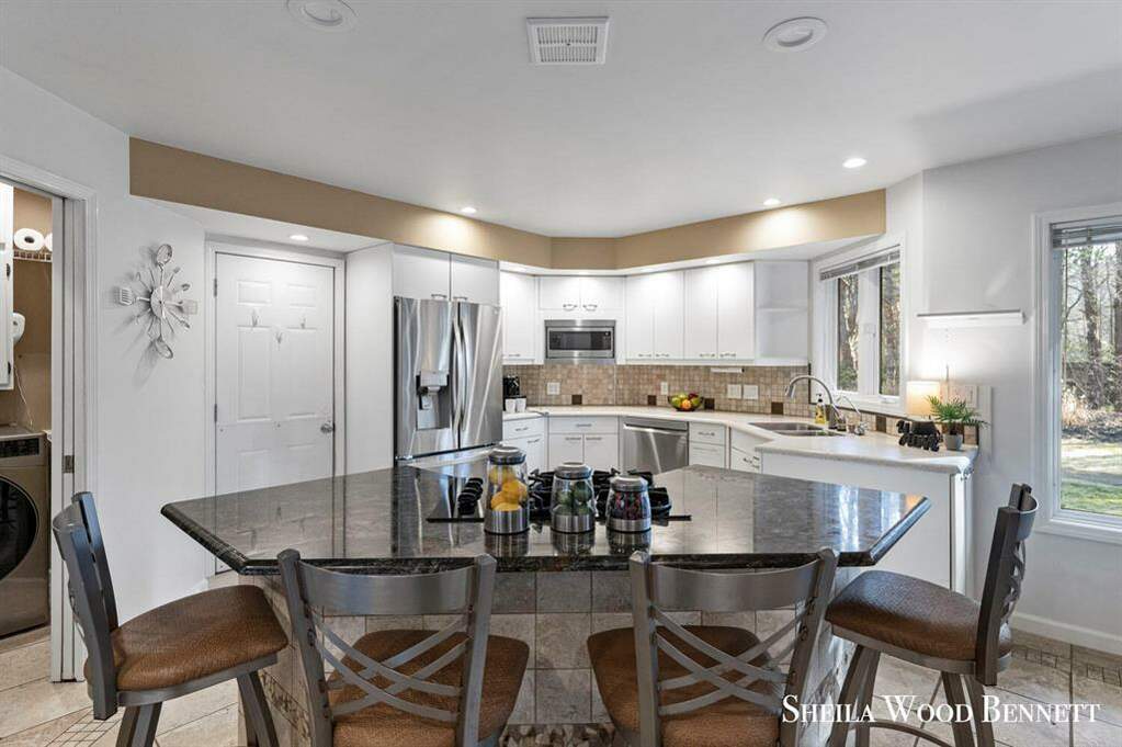 3706 64th Street, Laketown Twp, MI 49423 MLS 65024009983 properties SE Michigan