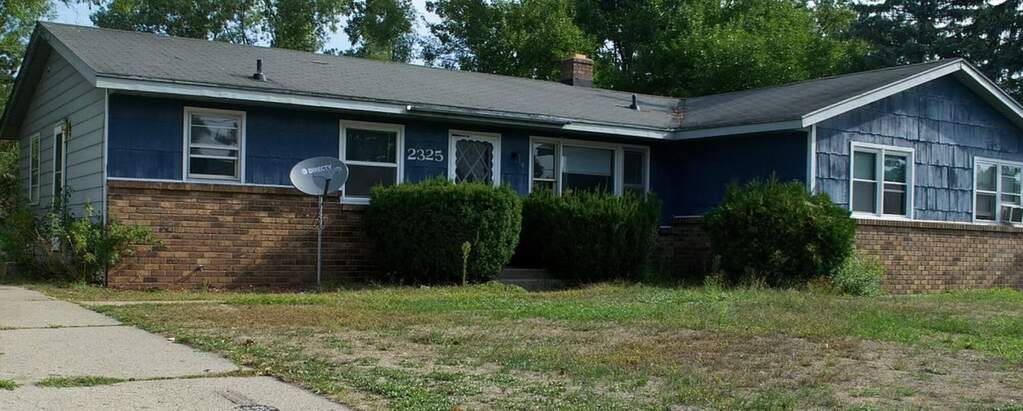 2323 Barberry Drive Sw