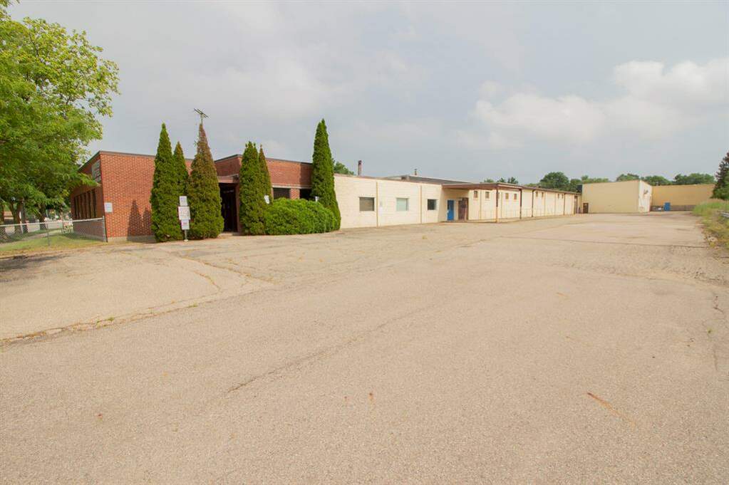 1820 Lake Street, Kalamazoo, MI 49001 MLS 66023005155 properties