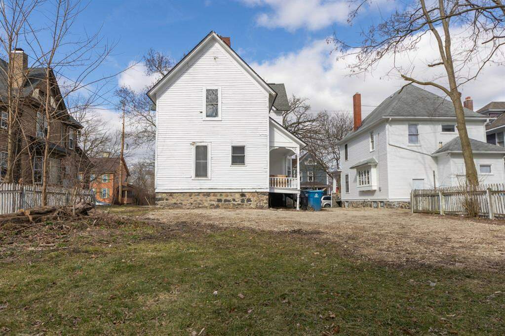 301 W Vine Street, Kalamazoo, MI 49001 MLS 66023005647 properties