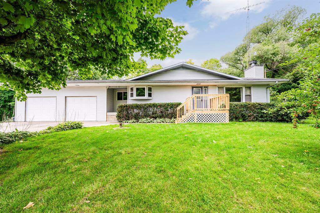 5250 River Road, Sodus Twp, MI 49126 MLS 69023135373 properties