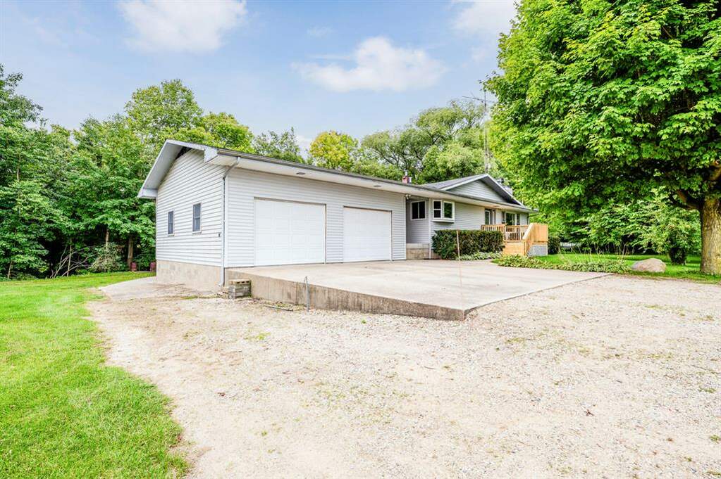 5250 River Road, Sodus Twp, MI 49126 MLS 69023135373 properties