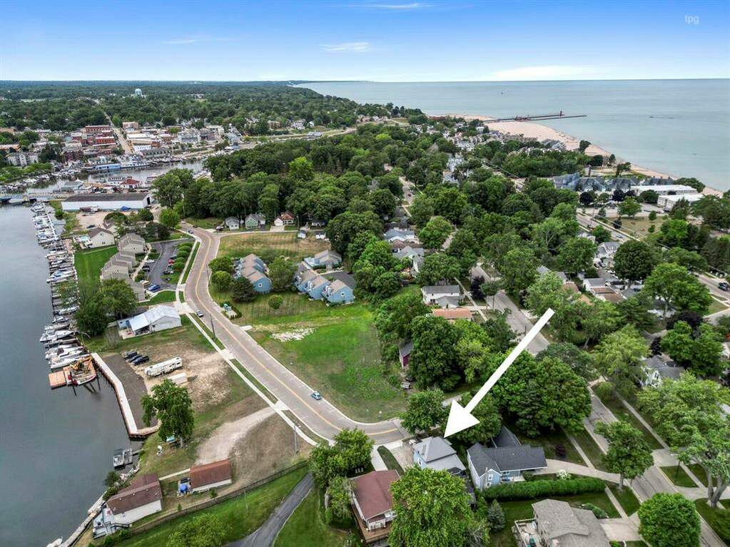 211 Wells Street, South Haven, MI 49090 MLS 69024003330 properties SE Michigan