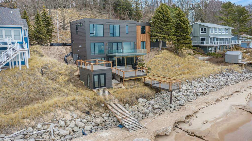 18069 N Shore Estates Road, Spring Lake Twp, MI 49456 MLS