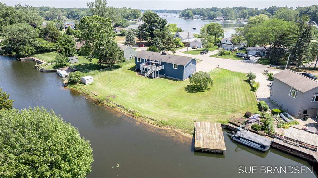 17097 Spahr Street, Ferrysburg, MI 49456 MLS 71023023682