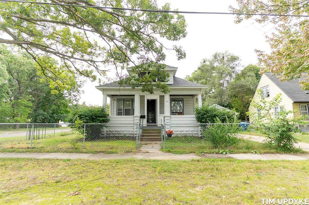 491 Adams Avenue, Muskegon, MI 49442 MLS 71023134697 properties