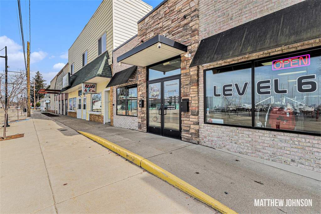 1949 Lakeshore Drive, Muskegon, MI 49441