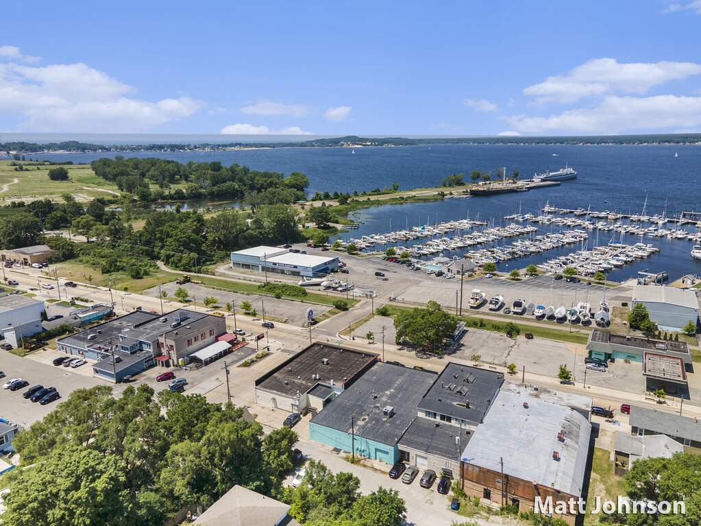 1953 Lakeshore Drive, Muskegon, MI 49441 - View 3