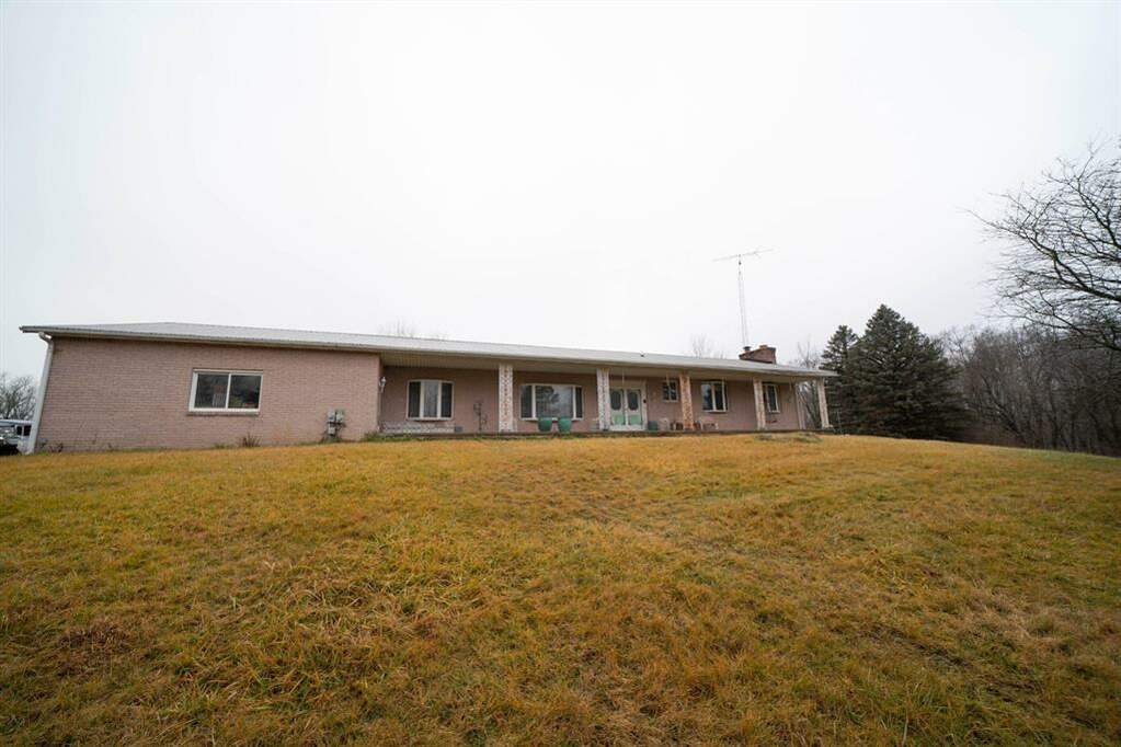 5195 N Burkhart Road, Howell Twp, MI 48855 MLS 72023001473