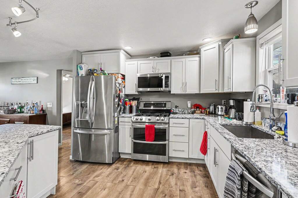 902 W 1st Street, Tawas City, MI 48763 - View 2