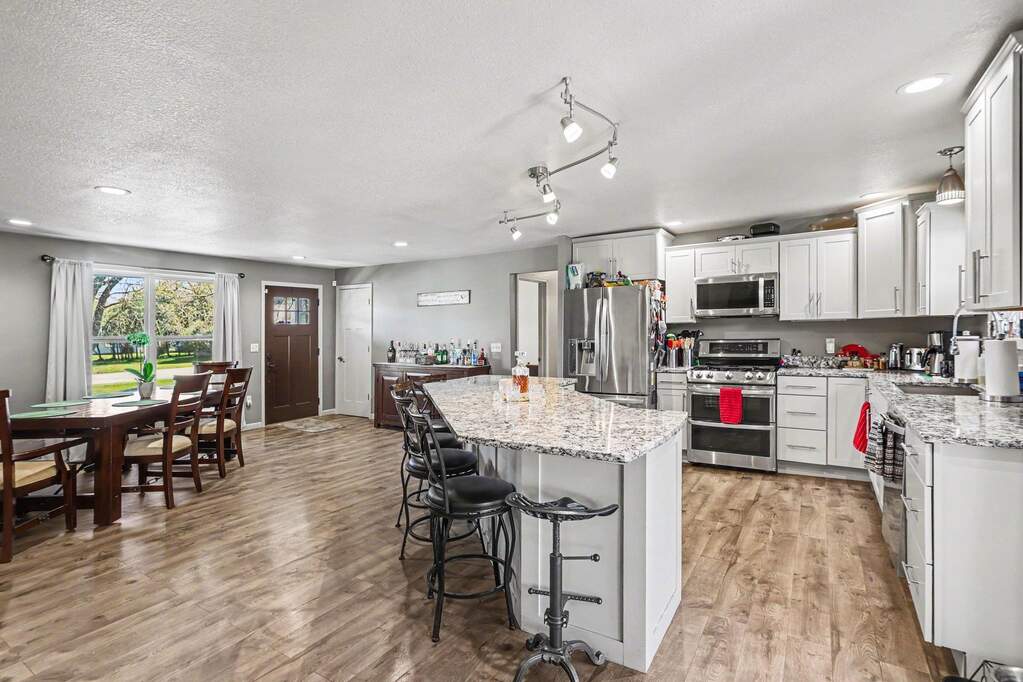 902 W 1st Street, Tawas City, MI 48763 - View 3