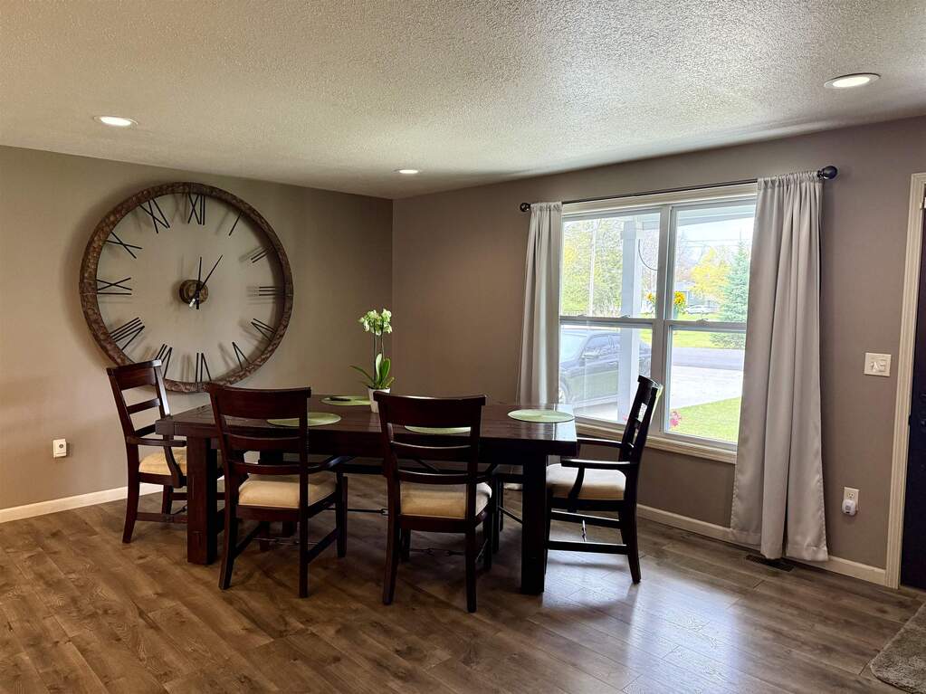 902 W 1st Street, Tawas City, MI 48763 - More