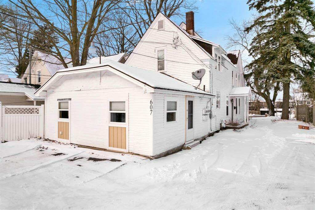607 W Front Street, Traverse City, MI 49684 MLS 78080003659