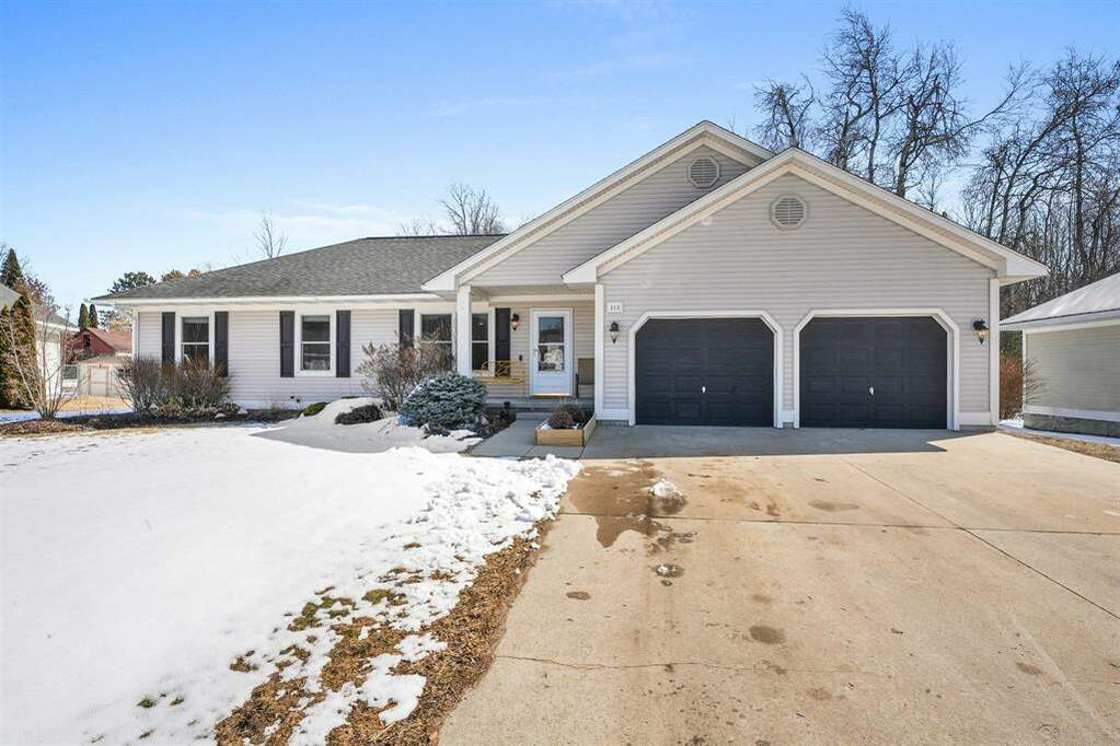 212 Jonathan Drive, Cadillac, MI 49601 MLS 78080007031 properties