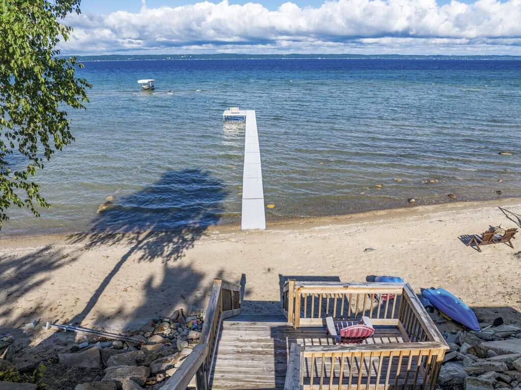 10191 Peninsula Drive, Traverse City, MI 49686 - View 2