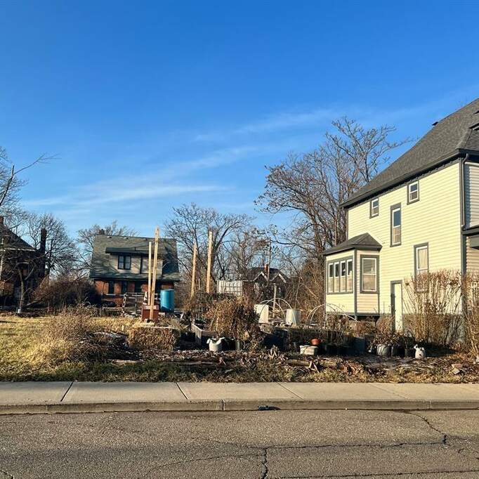 1752 W Canfield Street, Detroit, MI 48208 MLS 81024000310 properties