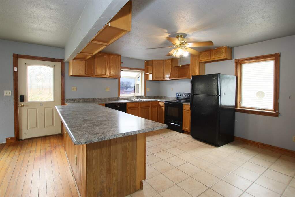 211 N Forest Street, Waupun, WI 53963 MLS 393264 properties SE Wisconsin