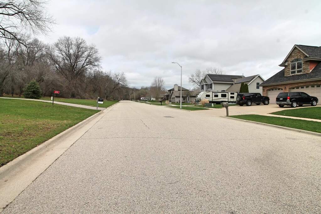 3215 Rockport Park Drive, Janesville, WI 53548 MLS 1953095