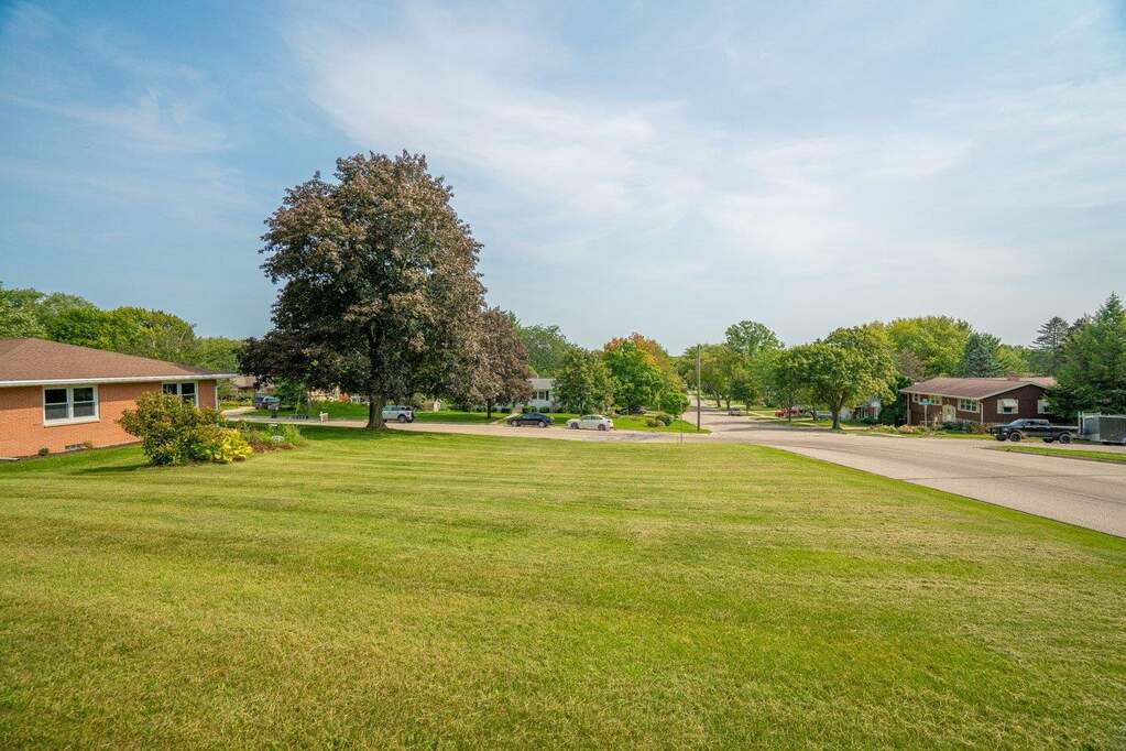 1000 Riverview Drive, Stoughton, WI 53589 MLS 1957253 properties