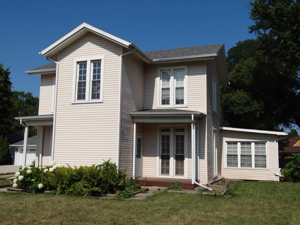 917 Milton Avenue, Janesville, WI 53545 MLS 1960406 properties SE