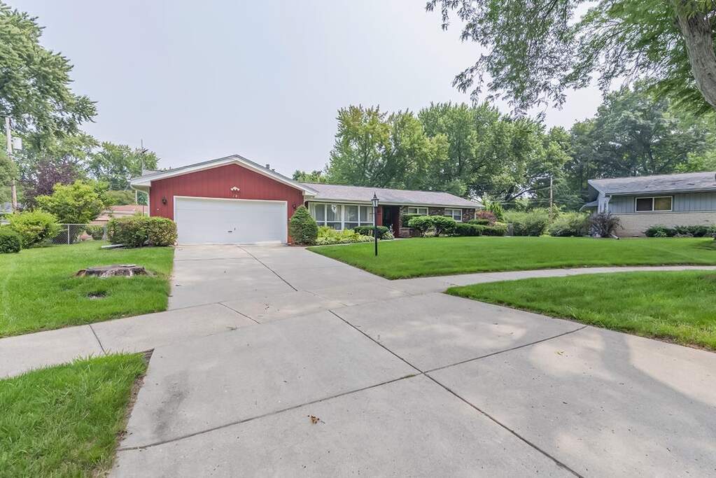 10 Badeau Circle, Madison, WI 53704 MLS 1960695 properties SE Wisconsin