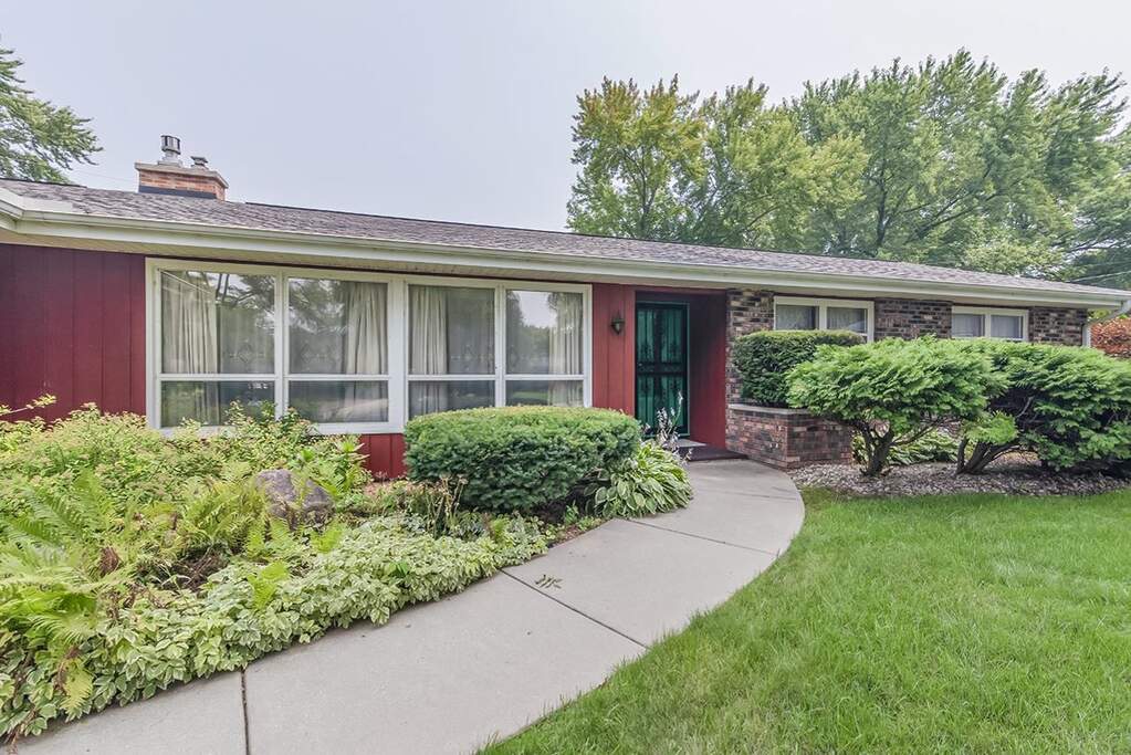 10 Badeau Circle, Madison, WI 53704 MLS 1960695 properties SE Wisconsin