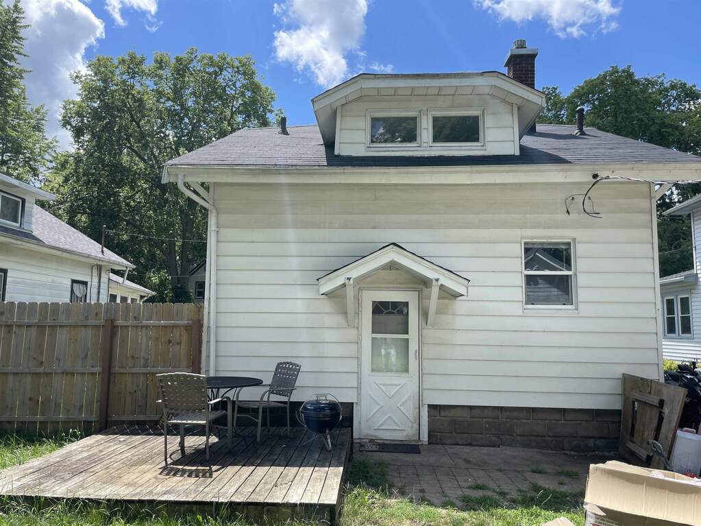 1137 Kenwood Avenue, Beloit, WI 53511 MLS 1961067 properties SE