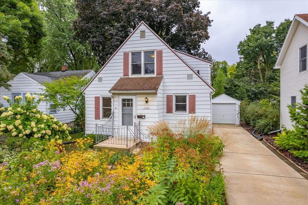 2905 Barlow Street, Madison, WI 53705 MLS 1961124 properties SE
