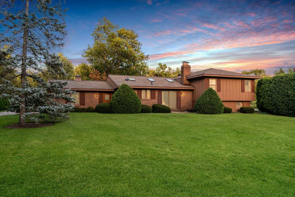 5705 Kathy Thomas Circle, Monona, WI 53716 MLS 1961484 properties