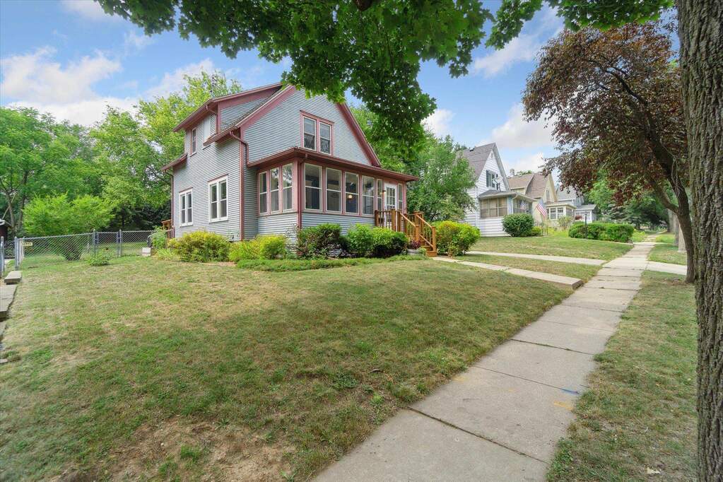 617 Monroe Street, Fort Atkinson, WI 53538 MLS 1961755 properties