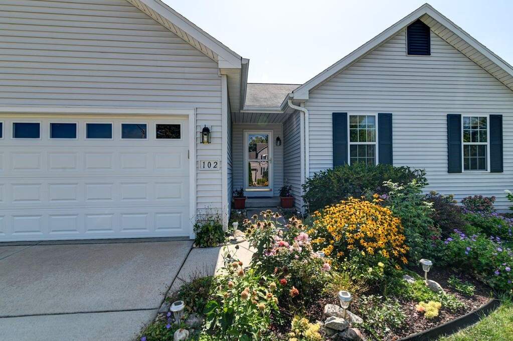 102 Ridgeline Drive, Columbus, WI 53925 MLS 1962710 properties SE