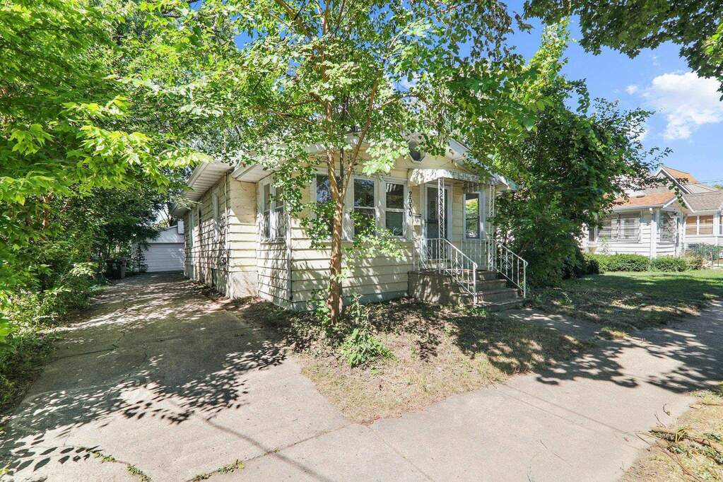 2030 E Dayton Street, Madison, WI 53704 MLS 1963160 properties SE