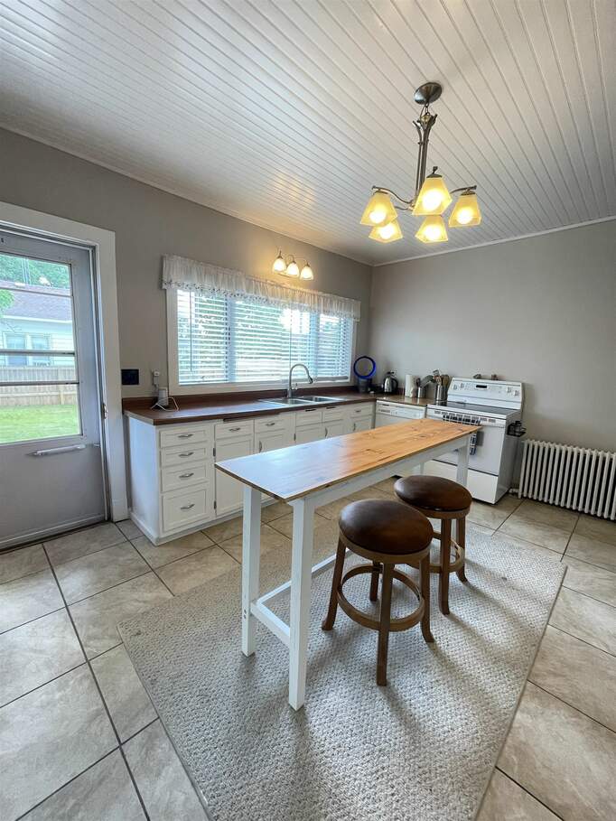 N11292 Dorr Street, Elcho, WI 54428 MLS 1963376 properties SE Wisconsin