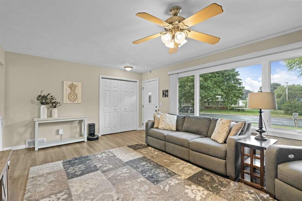 169 Amber Trail, Sun Prairie, WI 53590 MLS 1963532 properties SE Wisconsin