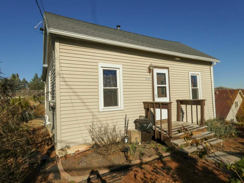 950 E Mineral Street, Platteville, WI 53818 MLS 1967587