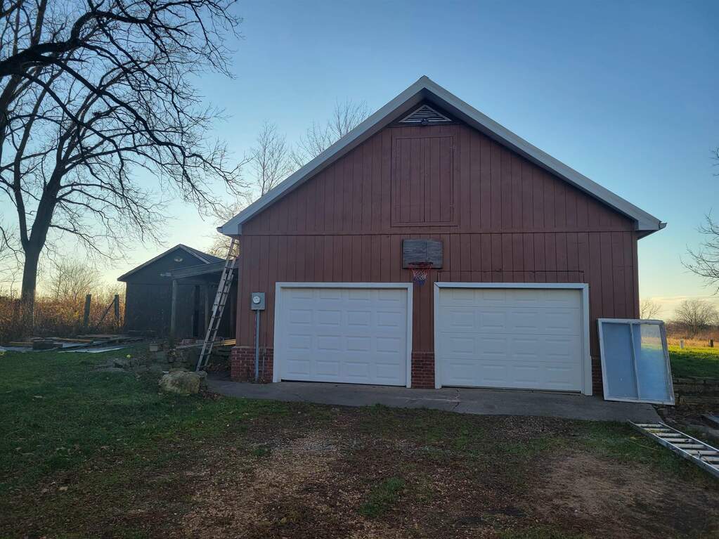 4473 County Road D, Platteville, WI 53818 MLS 1967718 properties