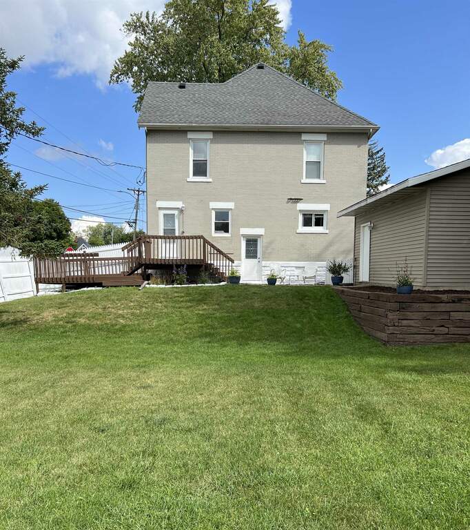 605 22nd Avenue, Monroe, WI 53566 MLS 1968061 properties SE Wisconsin