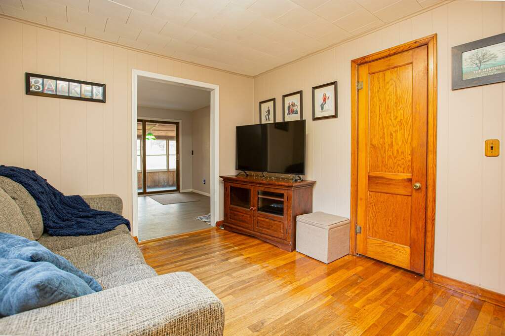 250 E Dewey Street, Platteville, WI 53818 MLS 1968155 properties