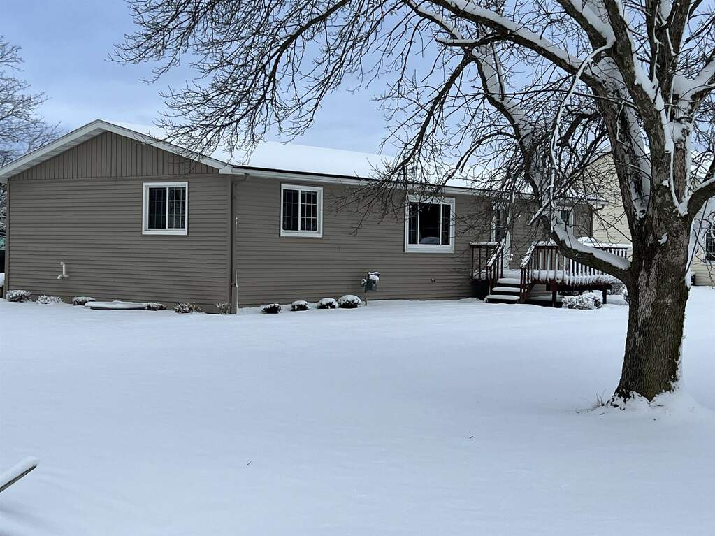 6001 Saddle Ridge, Portage, WI 53901 MLS 1969528 properties SE Wisconsin