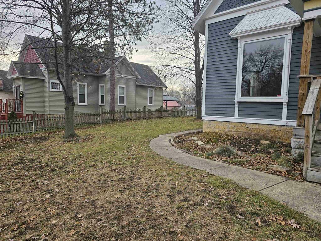 624 S Garfield Avenue, Janesville, WI 53545 MLS 1970491