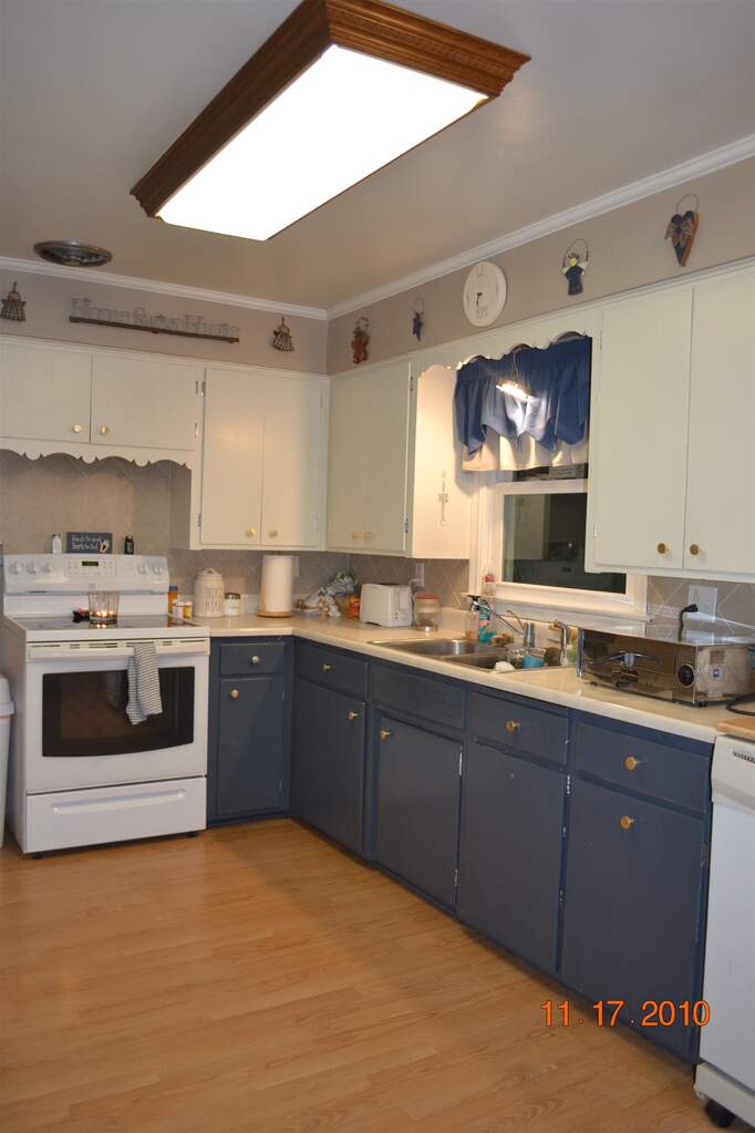 302 S Division Street, Waupun, WI 53963 MLS 1970935 properties SE Wisconsin