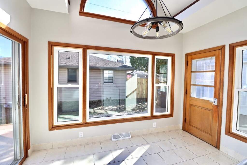 536 S Randall Avenue, Janesville, WI 53545 MLS 1973026 properties