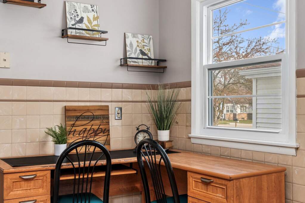 2022 Shopiere Road, Beloit, WI 53511 MLS 1974141 properties SE