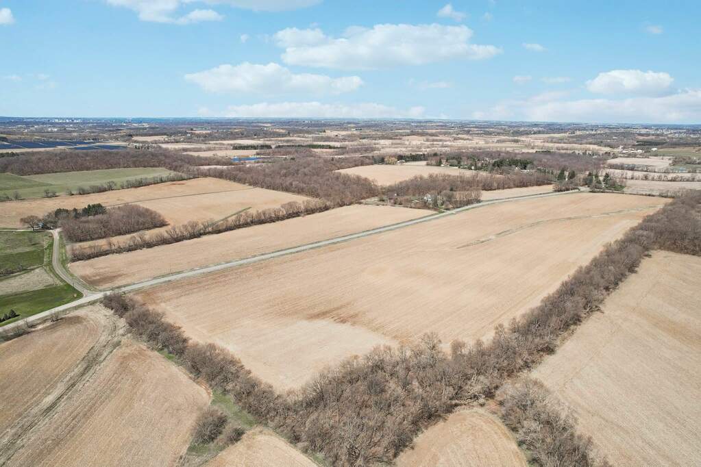 3647 Vilas Road, Cottage Grove, WI 53527 MLS 1974820 properties SE Wisconsin