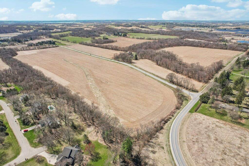 3647 Vilas Road, Cottage Grove, WI 53527 MLS 1974820 properties SE Wisconsin