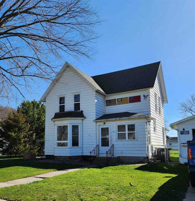 106 N Maple Street, North Freedom, WI 53951 MLS 1975174 properties SE Wisconsin