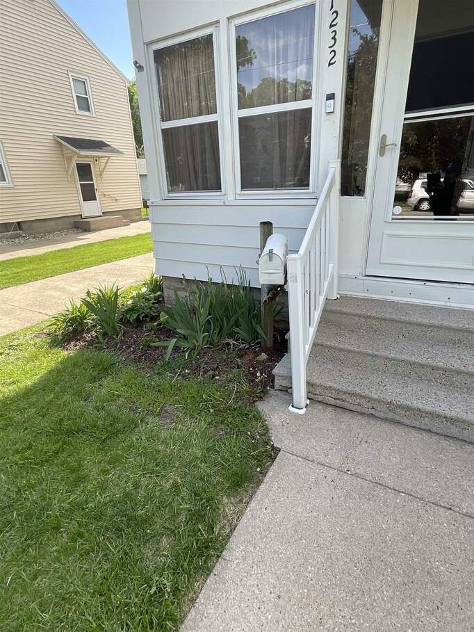 1232 9th Street, Beloit, WI 53511 MLS 1976408 properties SE Wisconsin